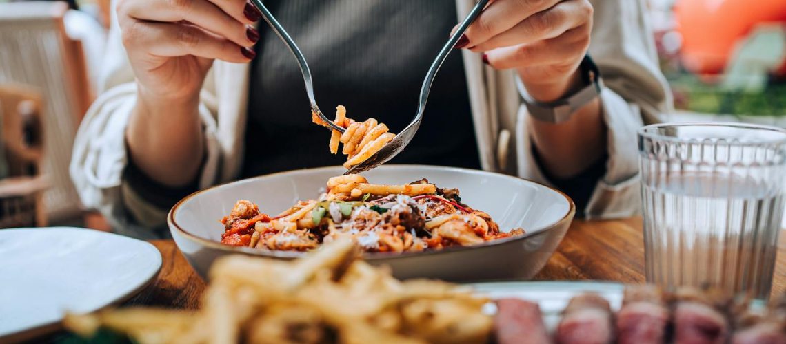 Pourquoi a-t-on parfois du mal à respirer après un repas ?
