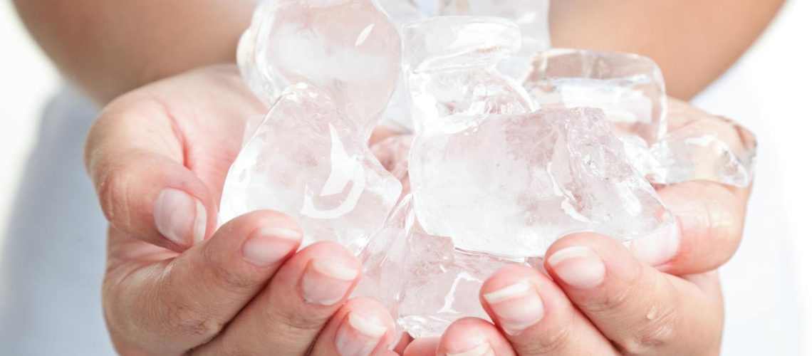 Appliquer un glaçon sur une brûlure, est-ce une bonne idée ?